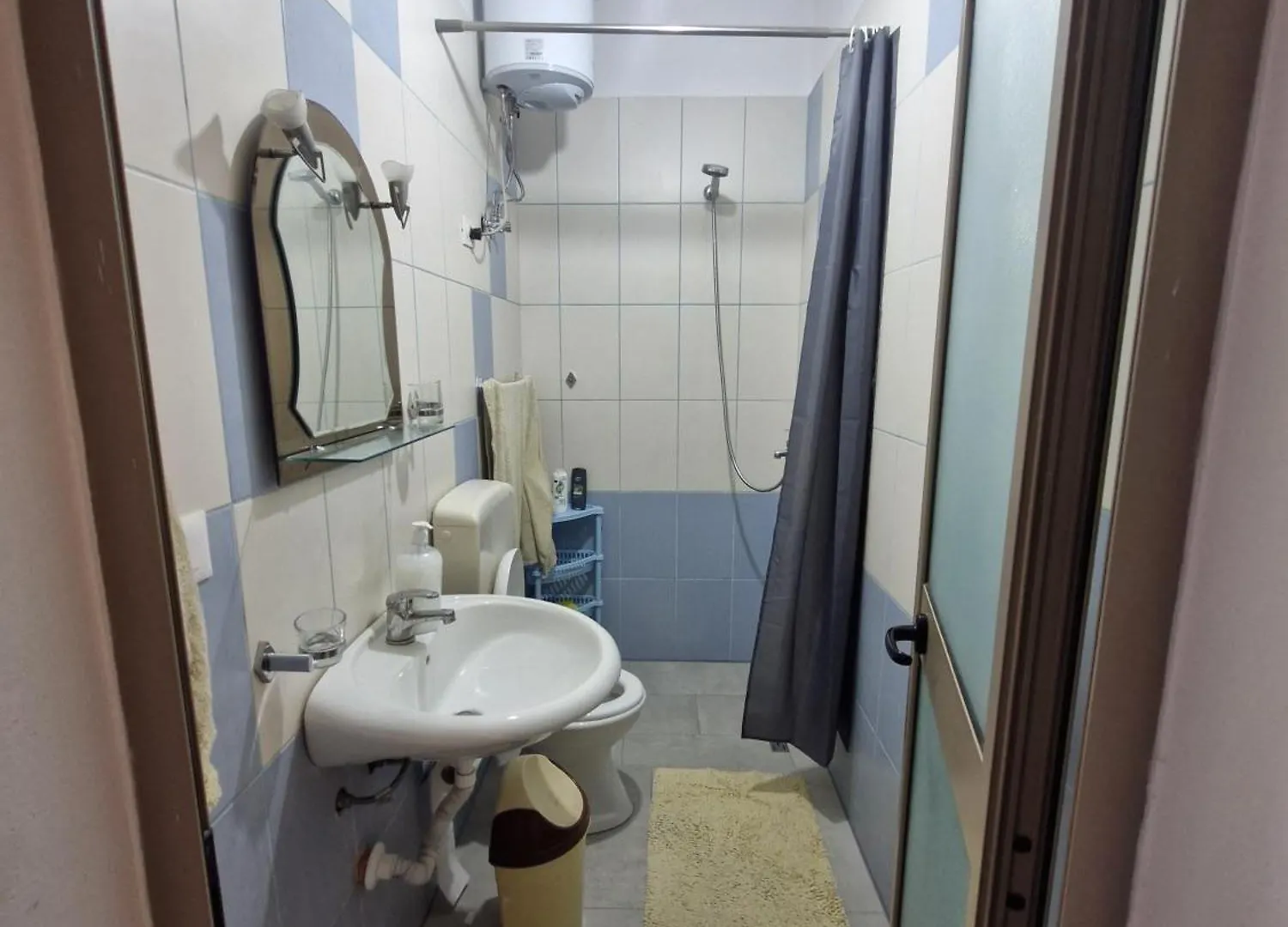 Daire Small House With Panoramic Lake View Tiran